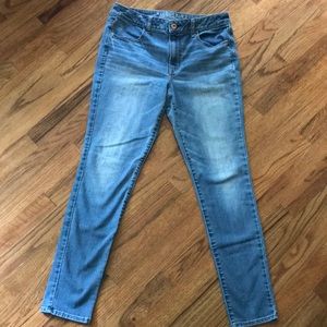Hi-rise jegging jeans